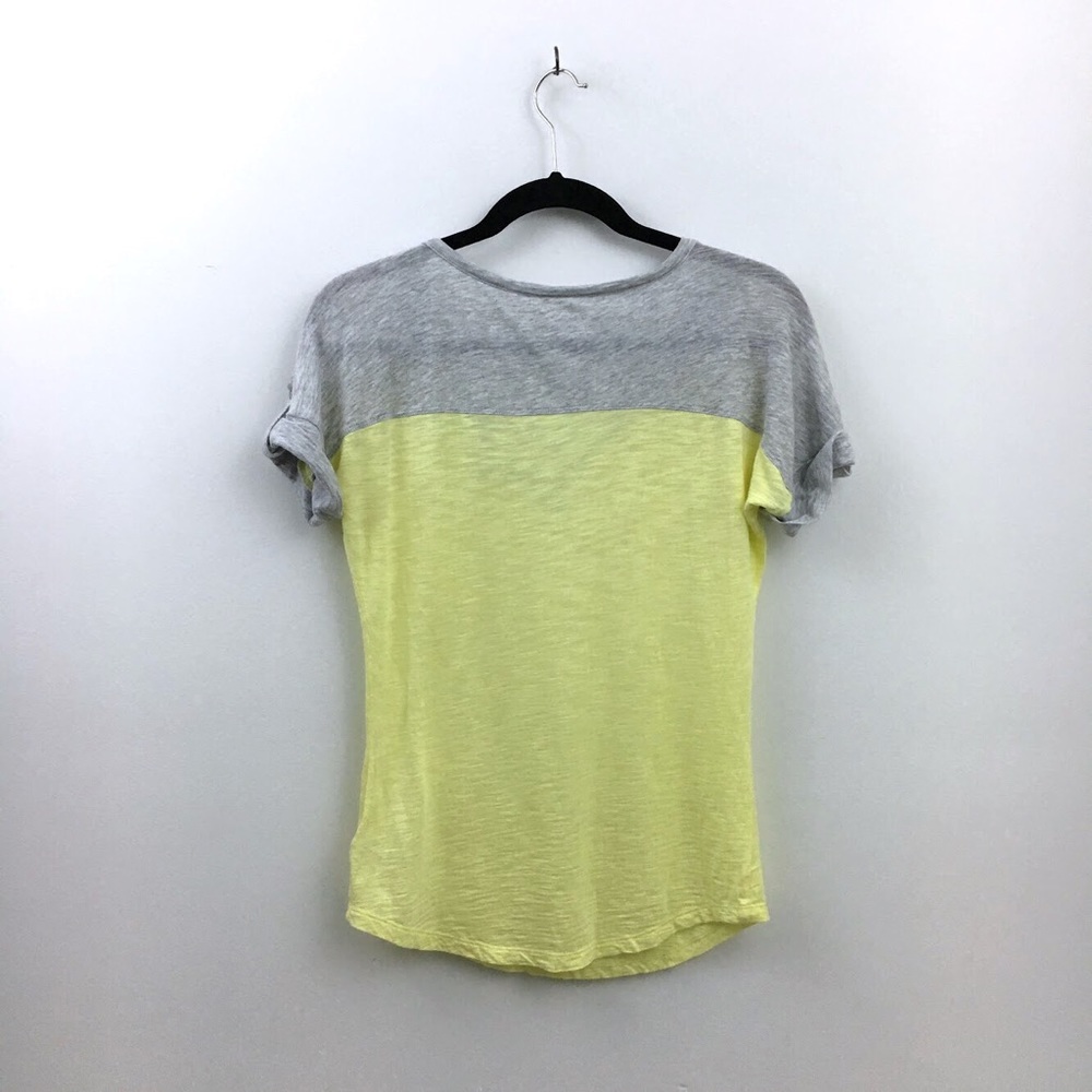 {Express} Colorblock T-shirt - Picture 3 of 3